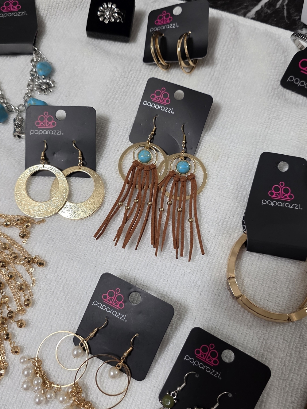Lot of 24 Paparazzi Jewelry Pieces - Picture 9 of 13